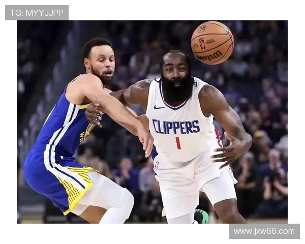 17-18赛季勇士队与快船队激战回顾：巅峰对决与精彩瞬间解析